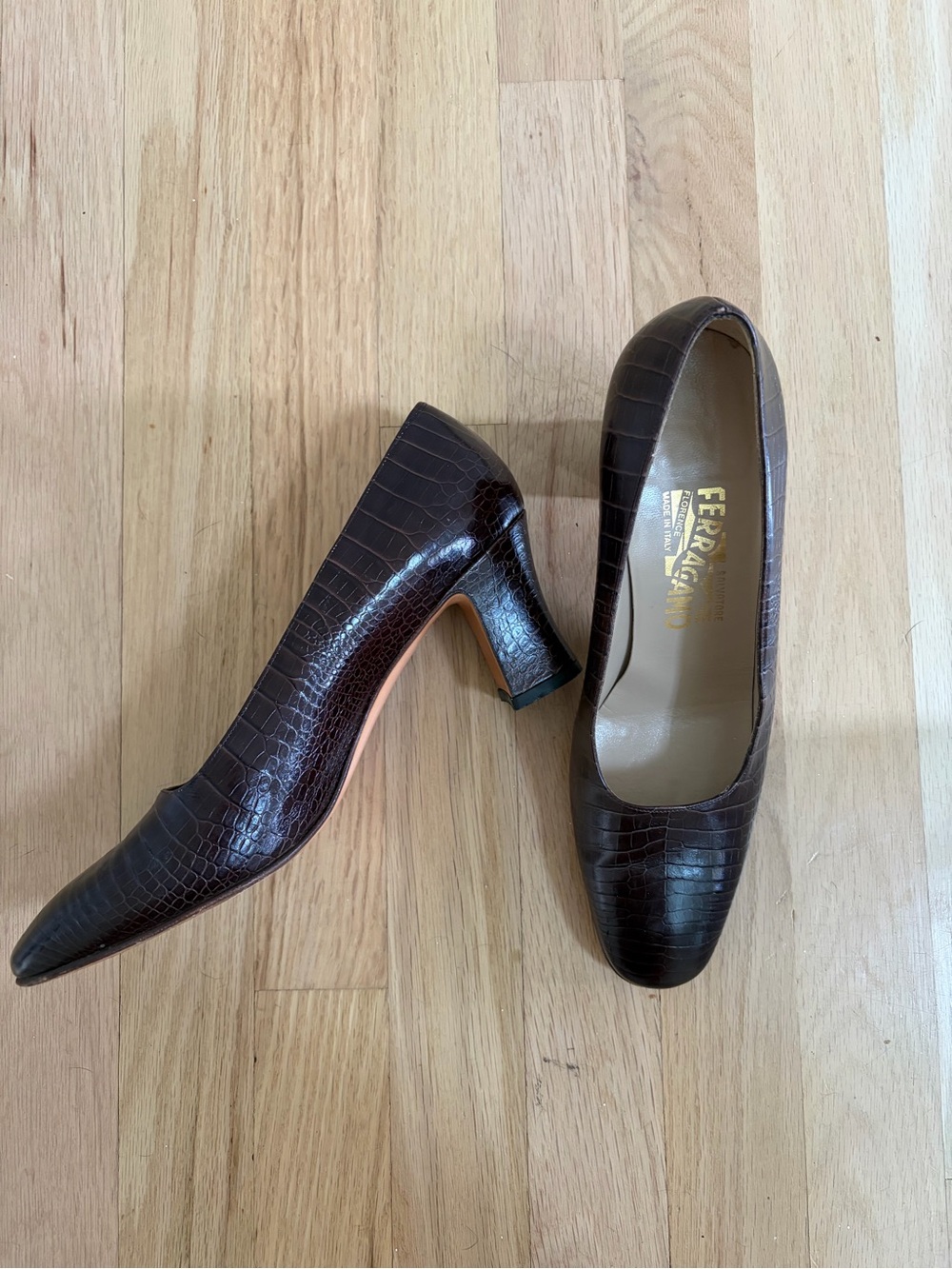 Salvatore Ferragamo Women's Dark Brown Croc-Embossed Leather Pumps, size 8.5